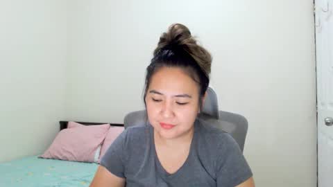 Snapshot of secretlover010101 chatting on March 7, 4:02 am MILAN online show from March 7, 4:02 am