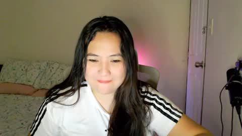 Snapshot of secretlover010101 chatting on June 18, 1:39 am MILAN online show from June 18, 1:39 am