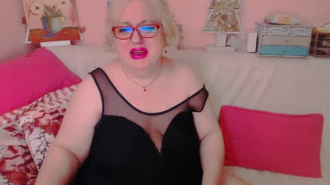 Alice online show from December 12, 7:59 pm