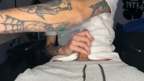 Snapshot of secretlust96 chatting on November 13, 10:30 pm secretlust96 online show from November 13, 10:30 pm