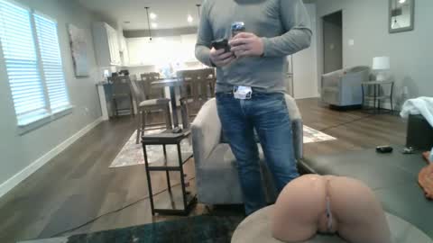 Snapshot of secretlyseductive9399 chatting on January 10, 10:04 pm secretlyseductive9399 online show from January 10, 10:04 pm