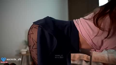 Snapshot of secrets_eli chatting on November 1, 1:24 pm Eliz online show from November 1, 1:24 pm