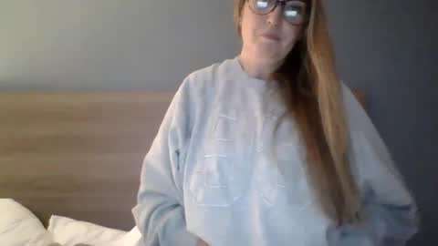 secretskyla online show from October 16, 1:28 am