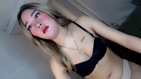 Snapshot of seducing_angela chatting on October 26, 1:22 am seducing_angela online show from October 26, 1:22 am