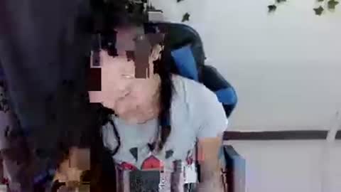 Snapshot of seducive_allea chatting on November 10, 11:20 am seducive_allea online show from November 10, 11:20 am