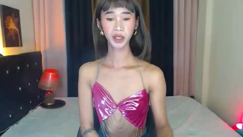 ashly online show from April 13, 3:50 pm