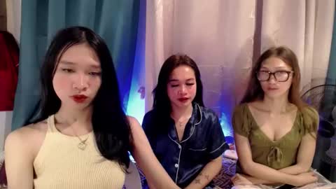 Snapshot of seductive_kimxxx chatting on May 28, 12:52 am your miss universe kim online show from May 28, 12:52 am