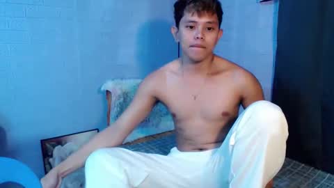 Max online show from May 11, 11:49 am