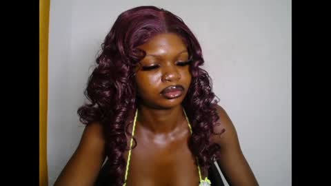 seductive_sugar247 online show from May 12, 4:53 am