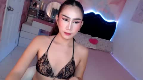 Snapshot of seductive_vana chatting on May 16, 12:29 am Vanessa online show from May 16, 12:29 am