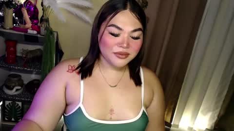 Its me Jazzi online show from July 18, 6:39 am