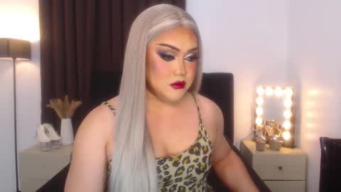 Snapshot of seductivelolalola chatting on February 16, 6:43 pm Natalie Mefford online show from February 16, 6:43 pm