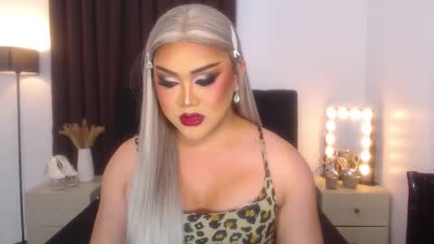 Snapshot of seductivelolalola chatting on February 16, 9:59 pm Natalie Mefford online show from February 16, 9:59 pm