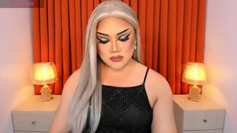 Snapshot of seductivelolalola chatting on February 24, 12:16 pm Natalie Mefford online show from February 24, 12:16 pm