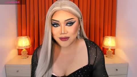 Snapshot of seductivelolalola chatting on February 26, 6:11 pm Natalie Mefford online show from February 26, 6:11 pm