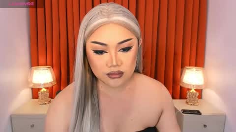 Snapshot of seductivelolalola chatting on February 28, 5:37 pm Natalie Mefford online show from February 28, 5:37 pm