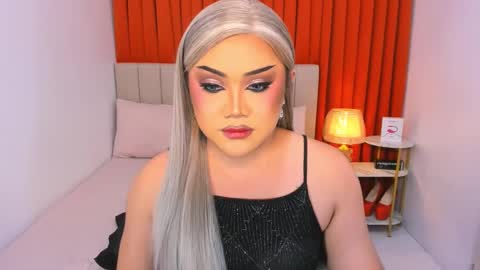 Snapshot of seductivelolalola chatting on March 8, 10:45 pm Natalie Mefford online show from March 8, 10:45 pm