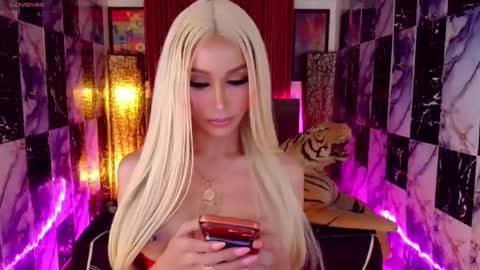 KATARINA LUST online show from April 17, 9:56 am