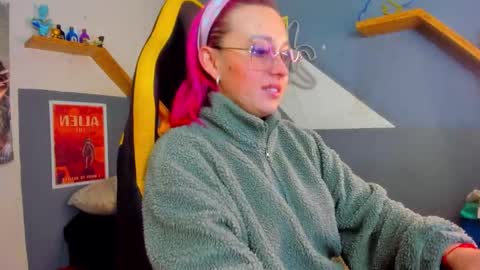 Yeyis  online show from November 28, 5:26 pm