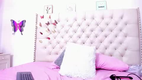 selena_beautyy online show from February 9, 7:40 pm