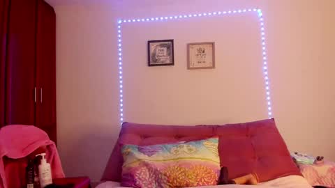 Karen online show from April 3, 1:42 pm