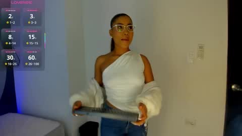 Selena online show from October 11, 12:15 pm