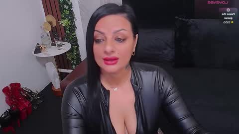 Selene online show from November 18, 5:45 am