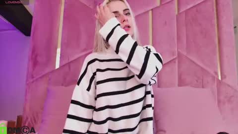 Selena online show from November 3, 4:25 am