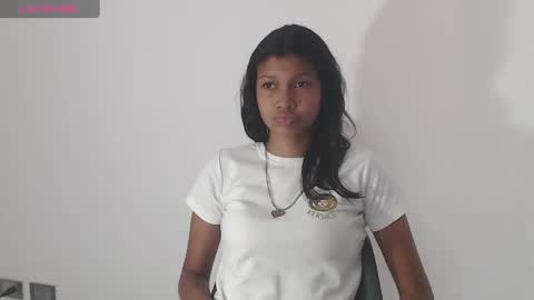 selenafox6 online show from December 10, 5:22 pm
