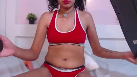 selenafox6 online show from January 19, 8:07 am