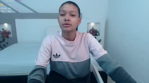 selenafox6 online show from February 16, 11:05 am