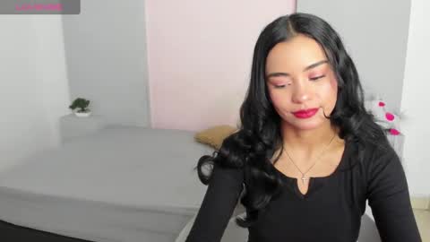selenafox7 online show from December 22, 7:52 pm
