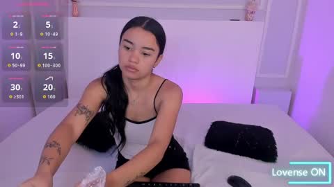 selenafox7 online show from September 17, 11:56 am