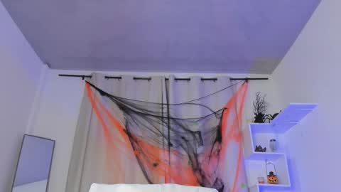 selenafox online show from October 28, 2:04 am