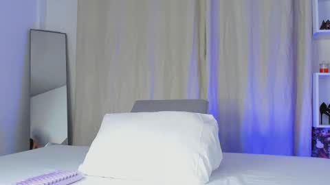 selenafox online show from November 5, 2:00 am