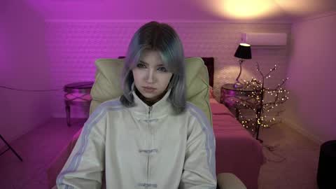 selenairis online show from April 2, 1:36 am