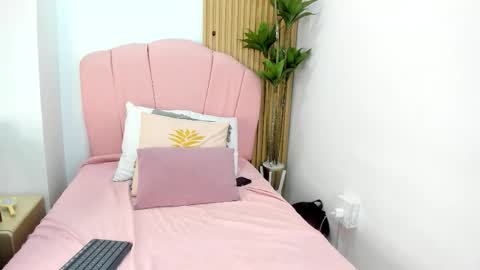 Selena online show from March 12, 4:07 am