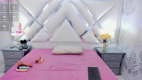 Selena reyess online show from October 14, 10:21 pm