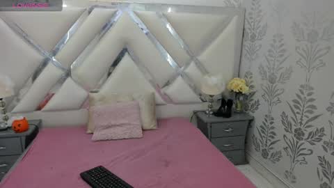 Selena reyess online show from October 23, 8:29 pm