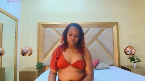 selenaspencers online show from March 10, 11:48 am