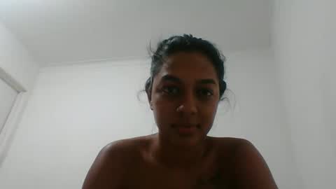 Snapshot of selene_azahar chatting on September 20, 2:56 am selene online show from September 20, 2:56 am