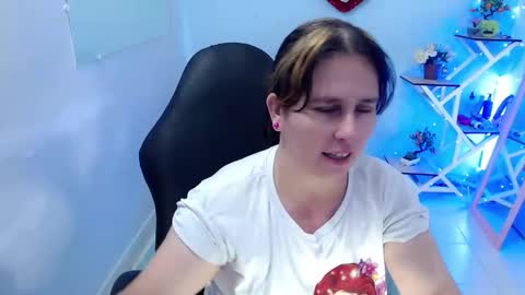 selene online show from February 28, 3:13 pm