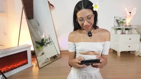 Snapshot of selene_starkk chatting on February 3, 2:21 am Sel Your Little butterfly online show from February 3, 2:21 am