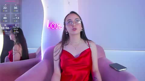 selene_swee online show from September 17, 5:25 pm