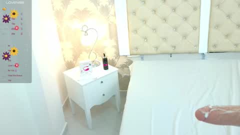 Selene WilliamsGMT-5 700-1400 colombian time online show from September 23, 8:12 pm