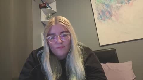 Selene online show from March 19, 10:25 pm