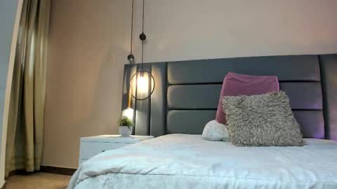 Selene Lujan online show from February 25, 12:15 pm