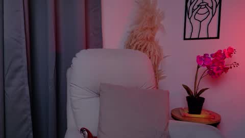 Selene Nova online show from April 7, 7:58 pm