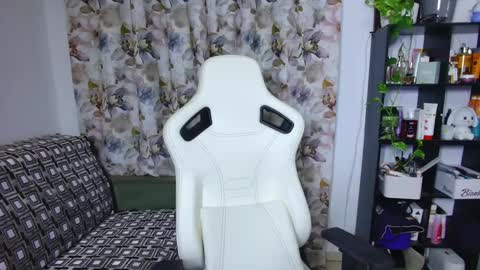 Snapshot of selenna57 chatting on December 28, 5:46 pm Selenna online show from December 28, 5:46 pm