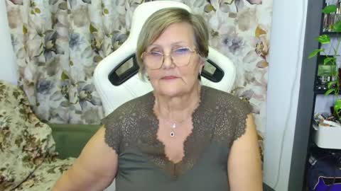 Snapshot of selenna57 chatting on January 7, 4:08 am Selenna online show from January 7, 4:08 am